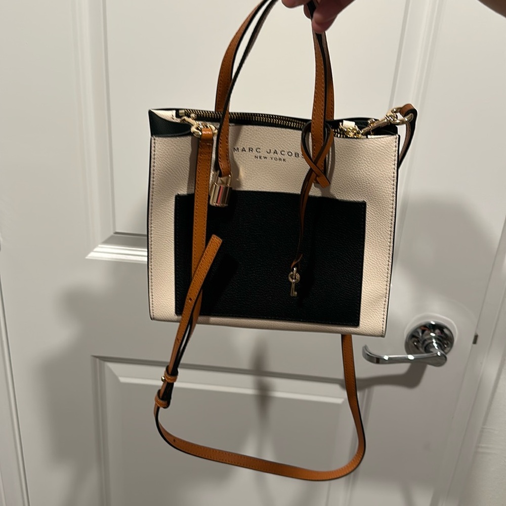 Marc Jacob’s Cross body tote